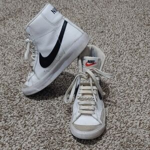 Nike Blazer Mid '77 Kids Black And White Hi-Top Sneakers Size 4.5